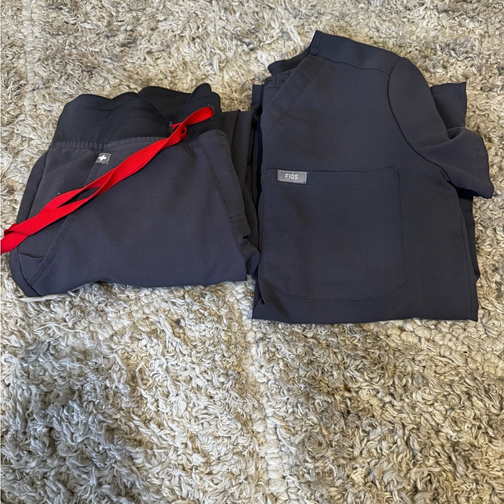 Charcoal Gray Figs scrub set Zamora Jogger bottoms & Catarina Top